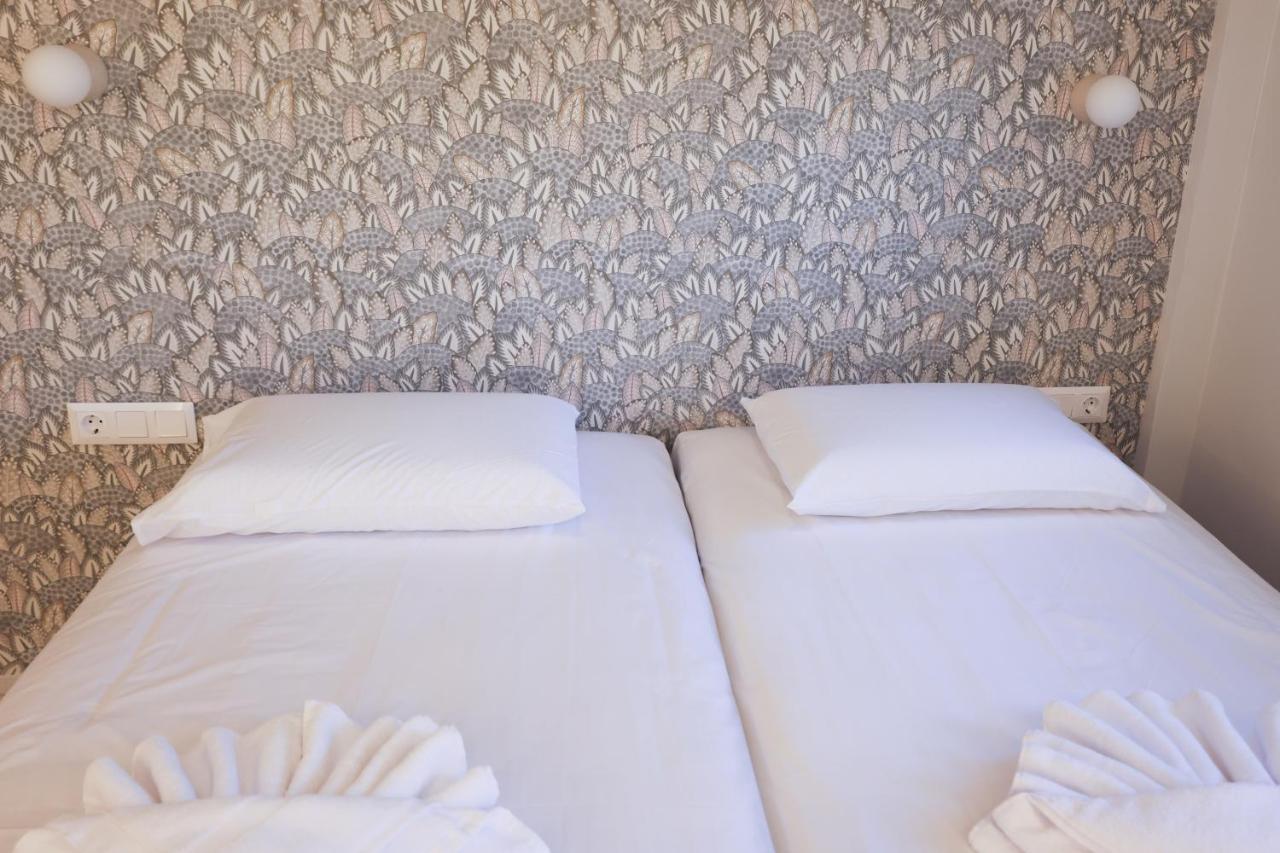Uphill Unique Boutique Suites Skiathos stad Exteriör bild