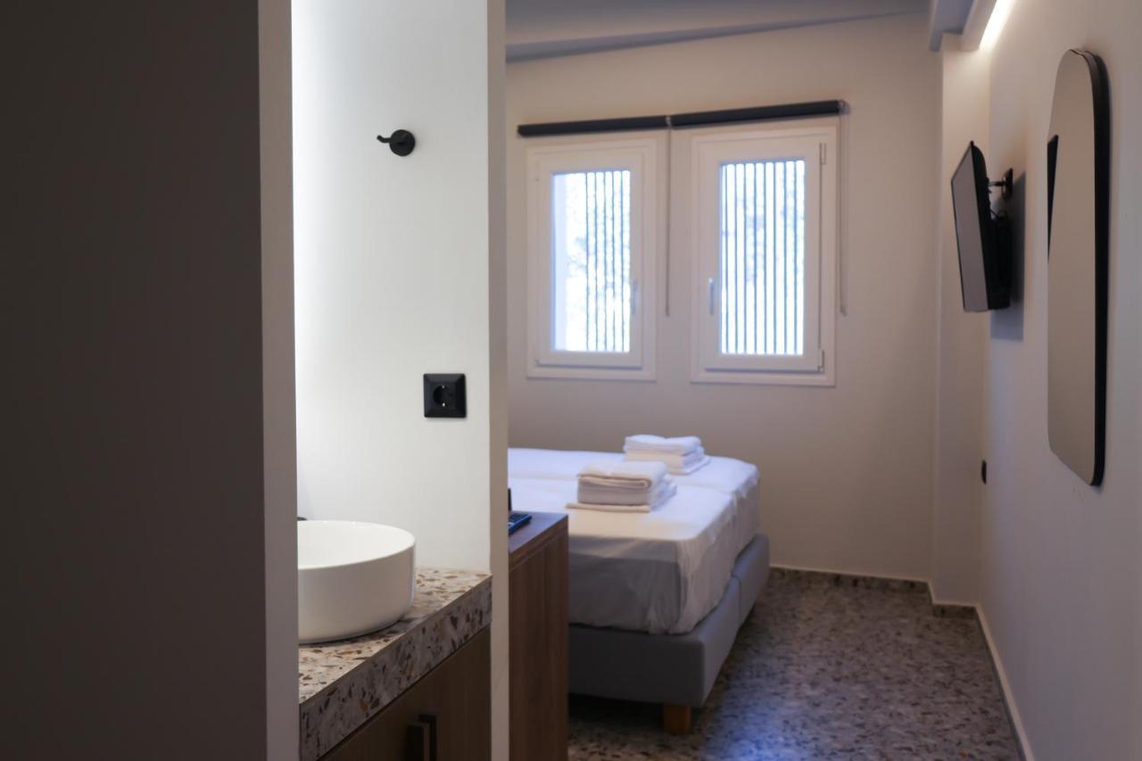 Uphill Unique Boutique Suites Skiathos stad Exteriör bild