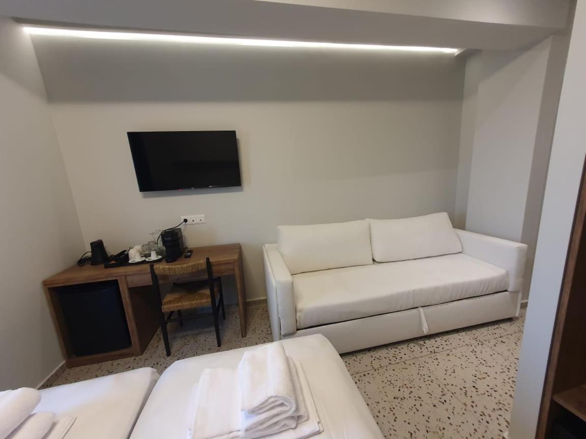 Uphill Unique Boutique Suites Skiathos stad Exteriör bild
