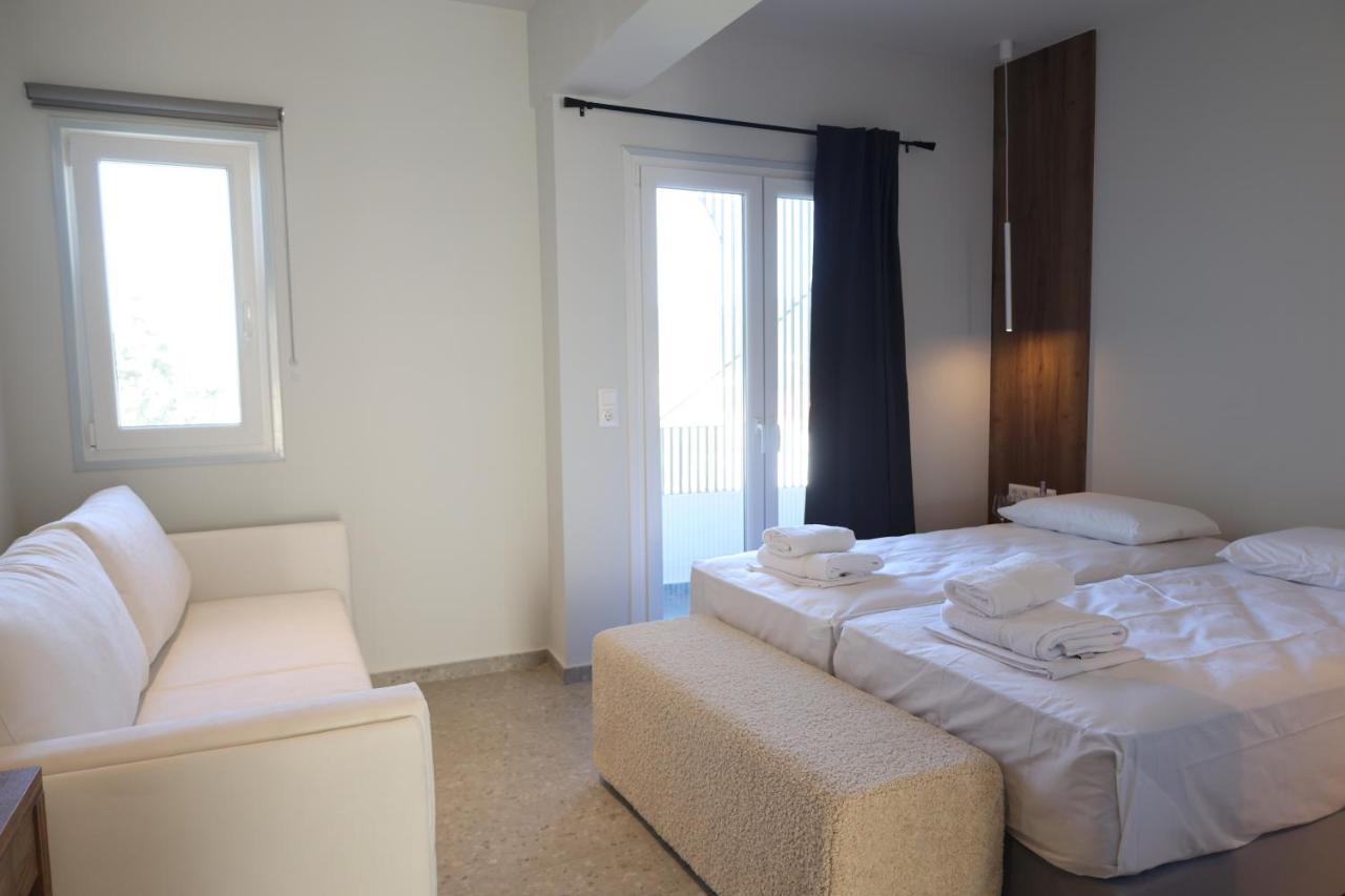 Uphill Unique Boutique Suites Skiathos stad Exteriör bild
