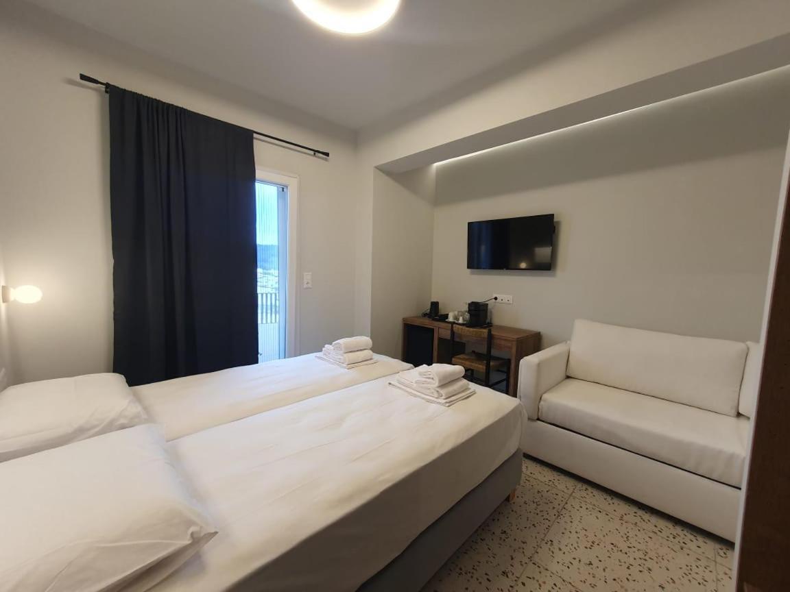 Uphill Unique Boutique Suites Skiathos stad Exteriör bild