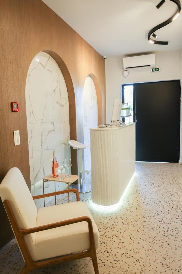 Uphill Unique Boutique Suites Skiathos stad Exteriör bild