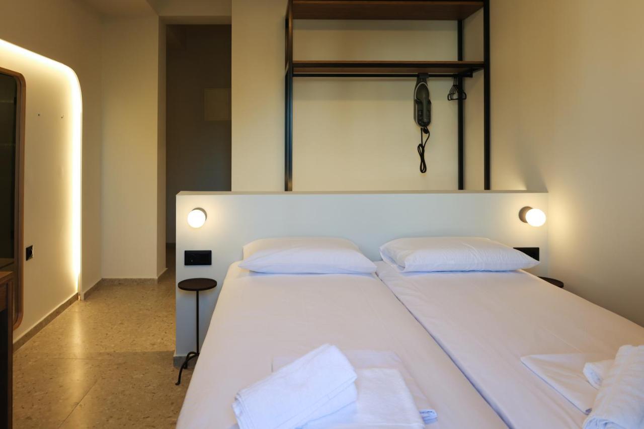 Uphill Unique Boutique Suites Skiathos stad Exteriör bild