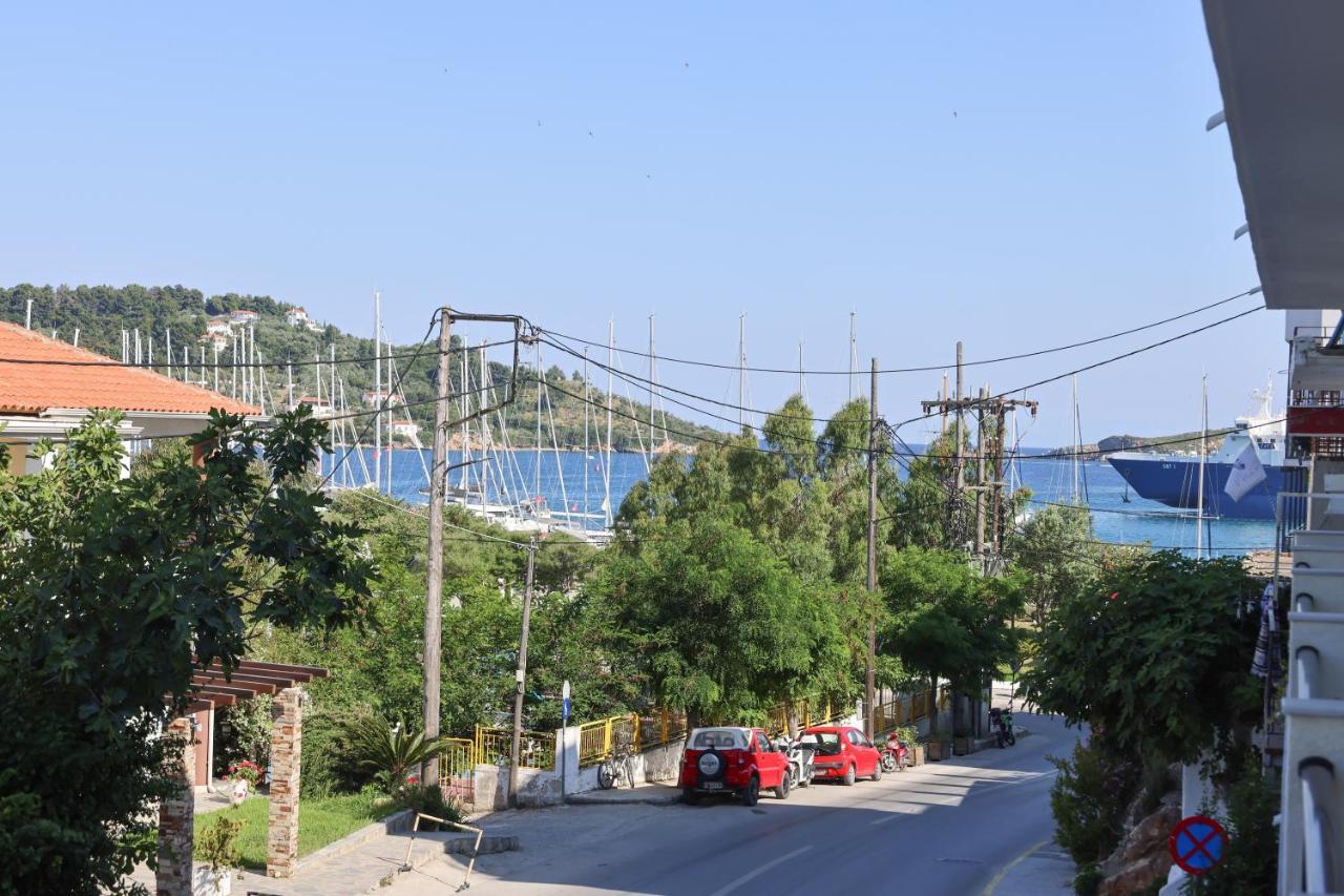 Uphill Unique Boutique Suites Skiathos stad Exteriör bild